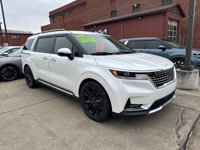 2022 Kia Carnival SX's photo