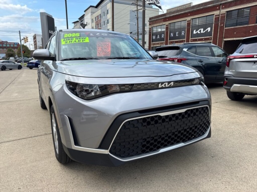 Used 2025 Kia Soul LX Hatchback