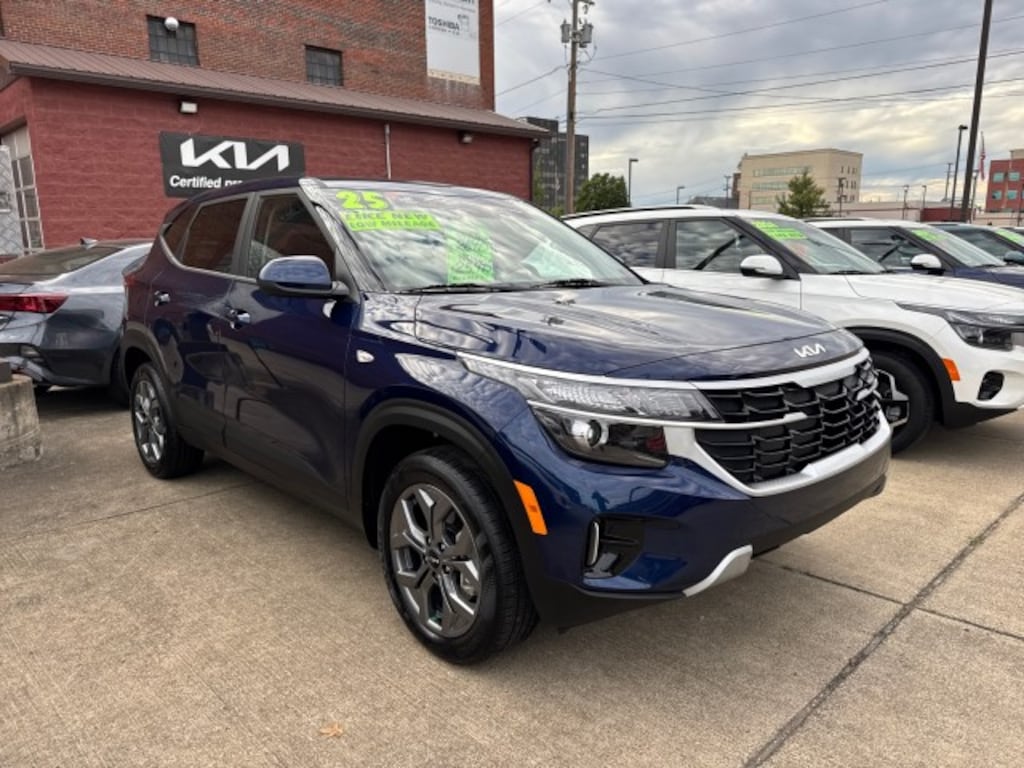Certified 2025 Kia Seltos LX SUV