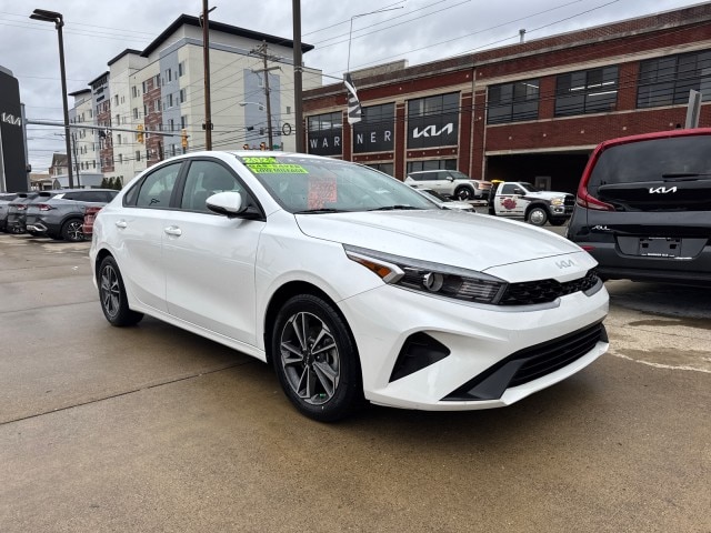 2024 Kia Forte LXS's photo