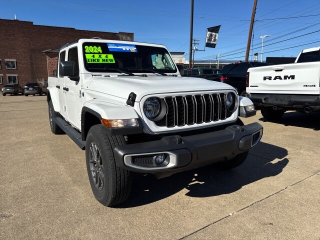 2024 Jeep Gladiator Sport photo 3