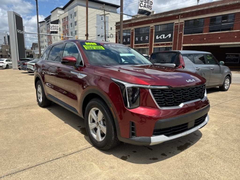 Certified 2025 Kia Sorento LX SUV