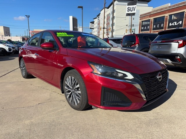 Used 2023 Nissan Altima SV with VIN 1N4BL4DVXPN396244 for sale in Parkersburg, WV