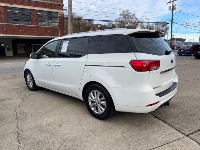 2016 Kia Sedona LX photo 3