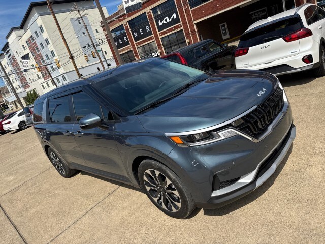 2024 Kia Carnival EX photo 2