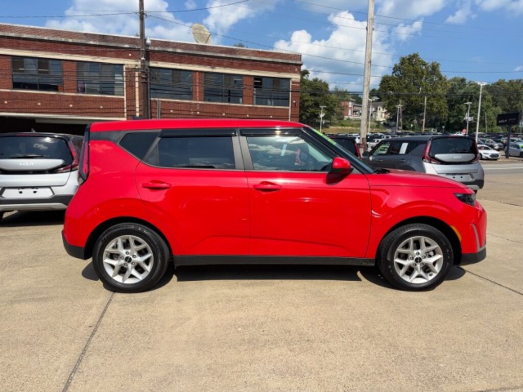 Certified 2024 Kia Soul LX Hatchback