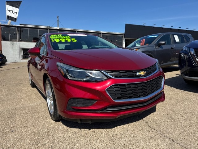 Used 2017 Chevrolet Cruze LT with VIN 1G1BE5SM5H7151452 for sale in Parkersburg, WV