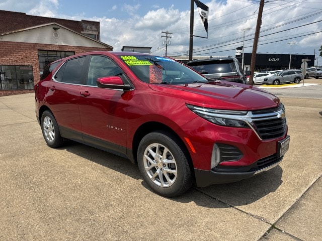 Used 2022 Chevrolet Equinox LT with VIN 3GNAXUEV8NL219852 for sale in Parkersburg, WV