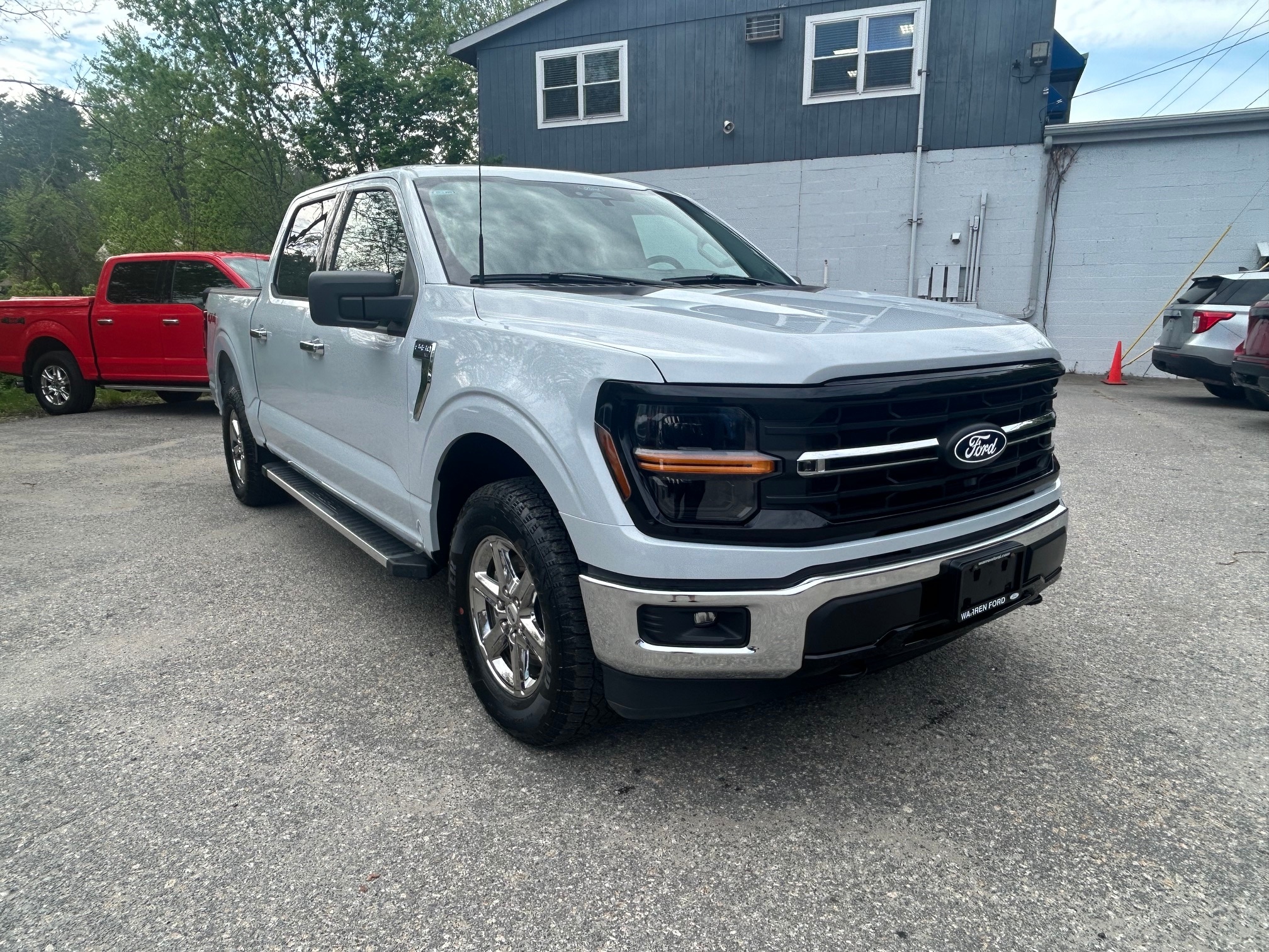2025 Ford F-150 XLT - Photo 8