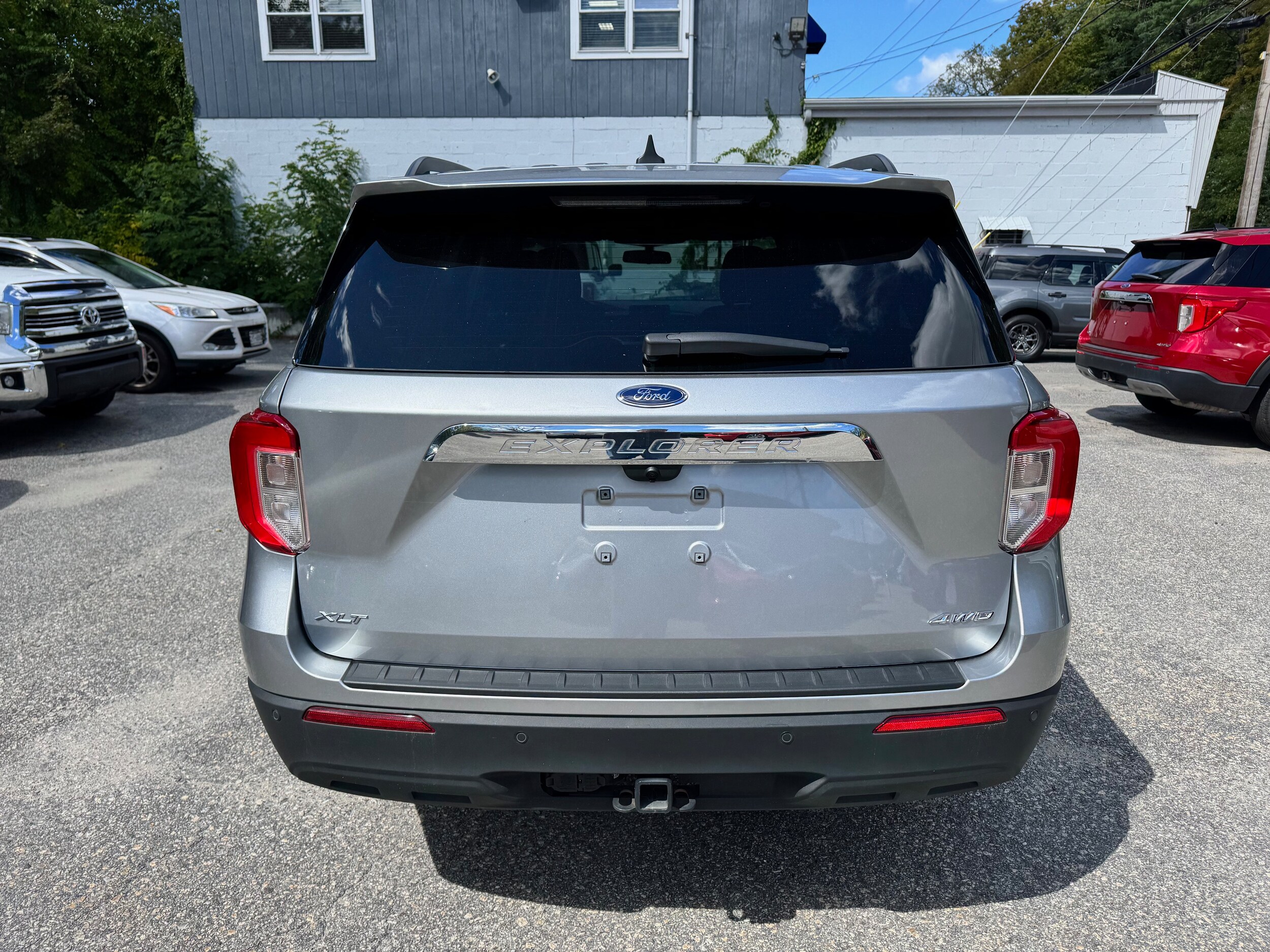 2022 Ford Explorer XLT photo 2