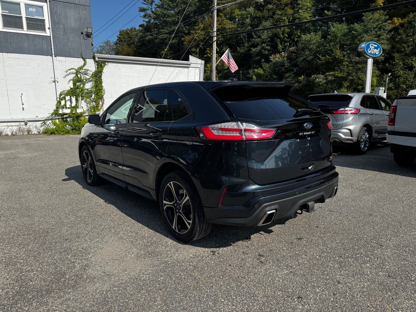 2022 Ford Edge ST photo 3