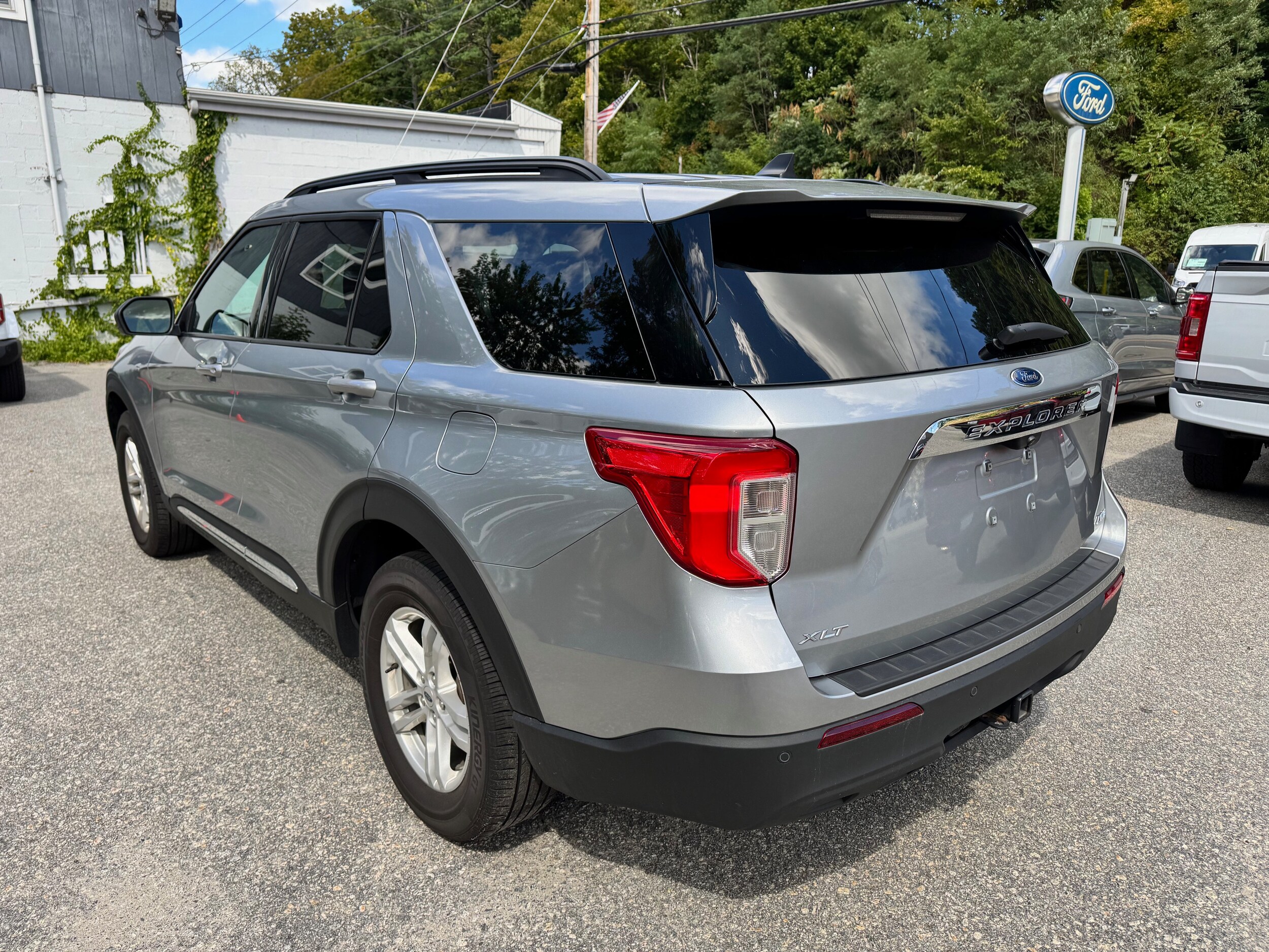 2022 Ford Explorer XLT photo 3