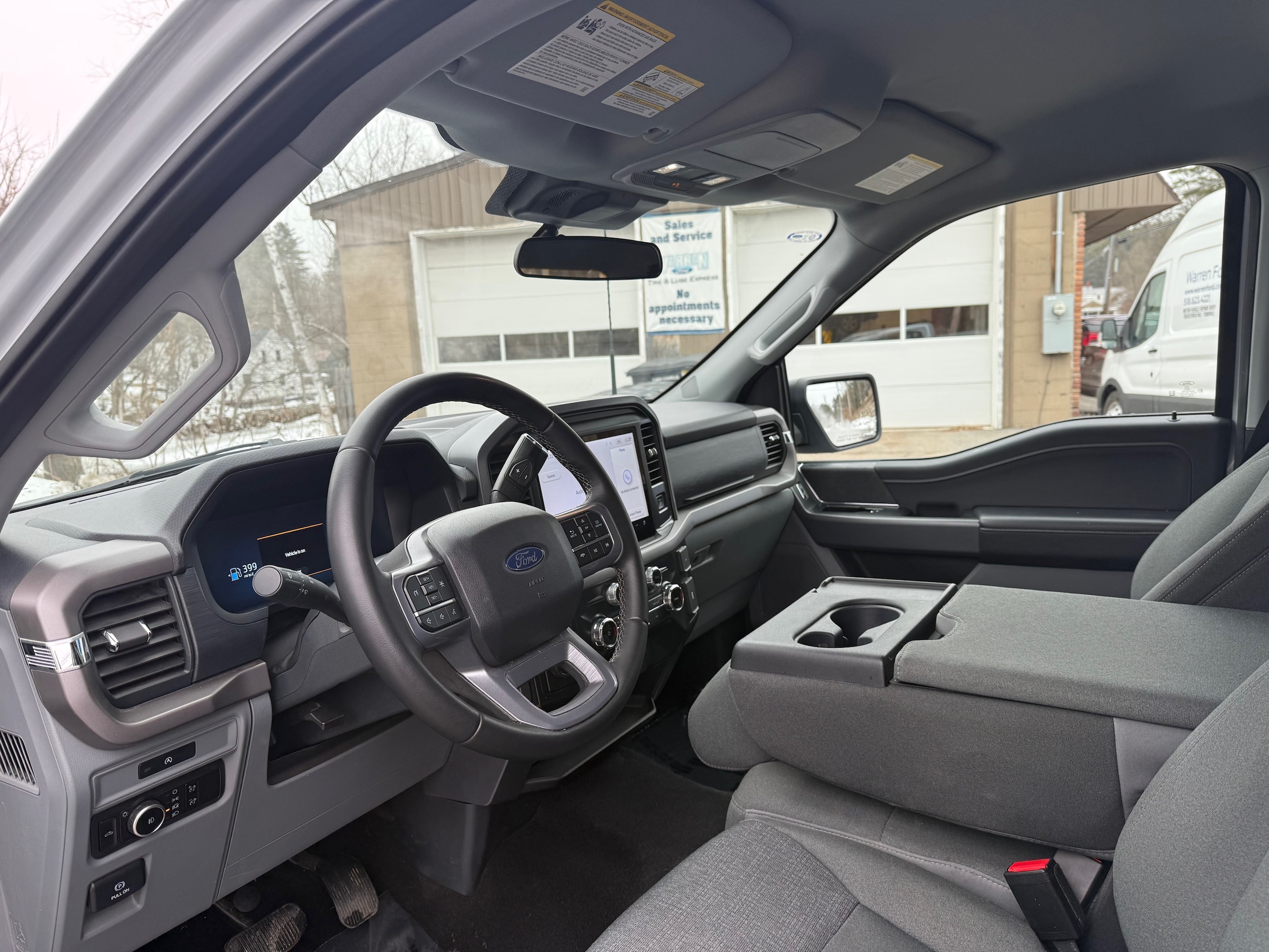 2025 Ford F-150 XLT - Photo 9