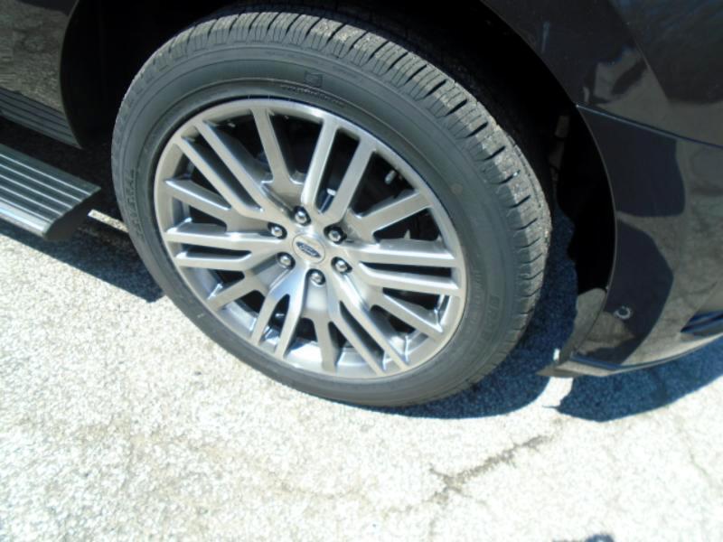 2024 Ford Expedition MAX Platinum photo 3