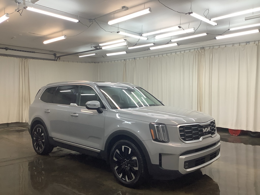Used 2025 Kia Telluride SX