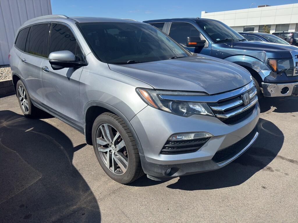 2016 Honda Pilot Touring photo 3