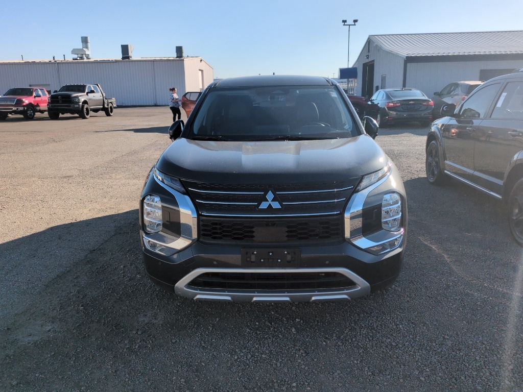 Used 2024 Mitsubishi Outlander SE