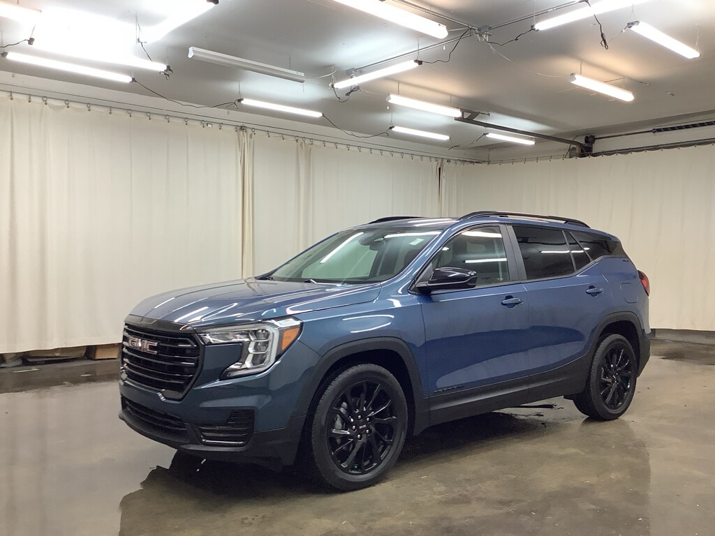 Used 2024 GMC Terrain SLE SUV