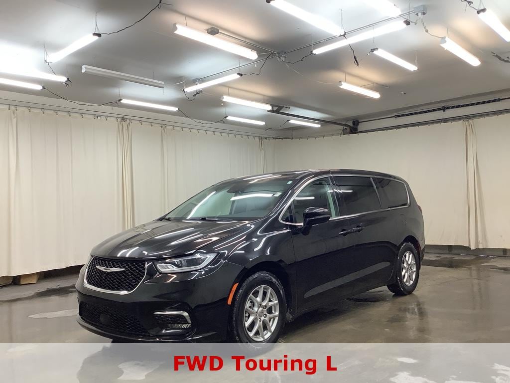 Used 2024 Chrysler Pacifica Touring L