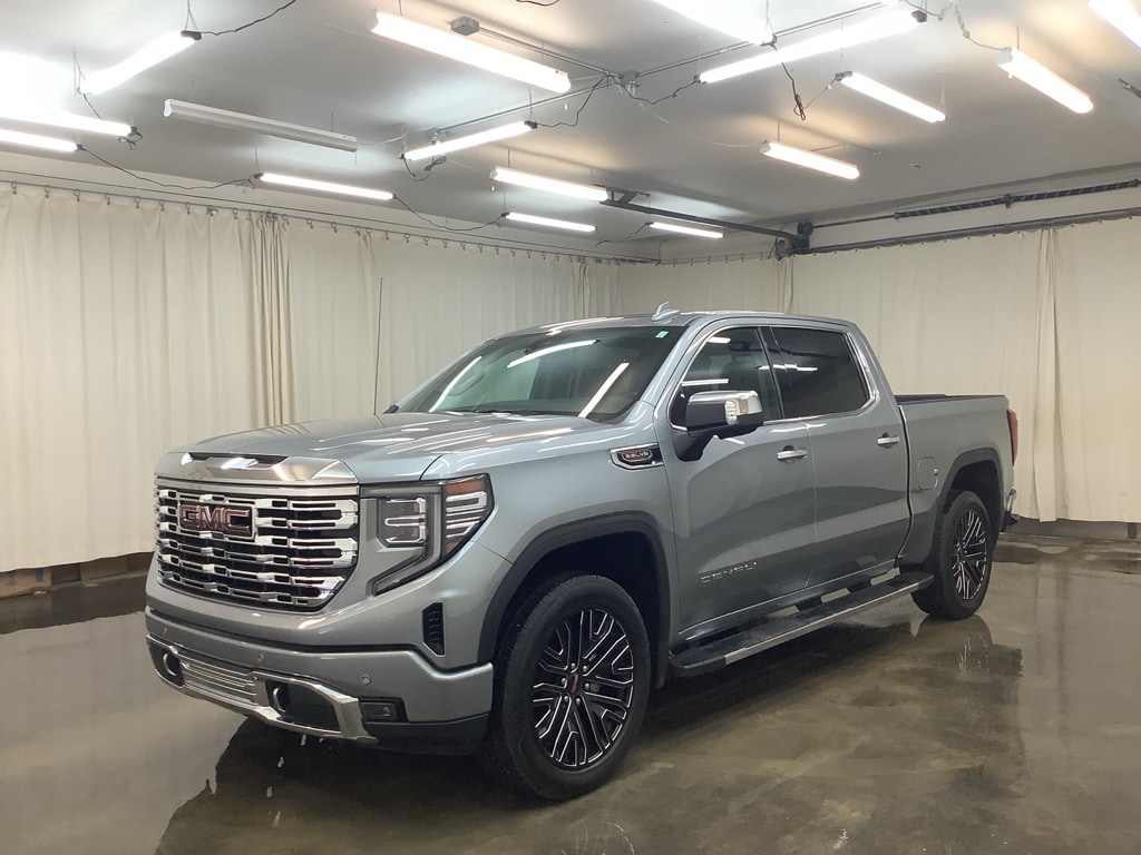 2025 GMC Sierra 4WD Crew Cab Short Box Denali's photo