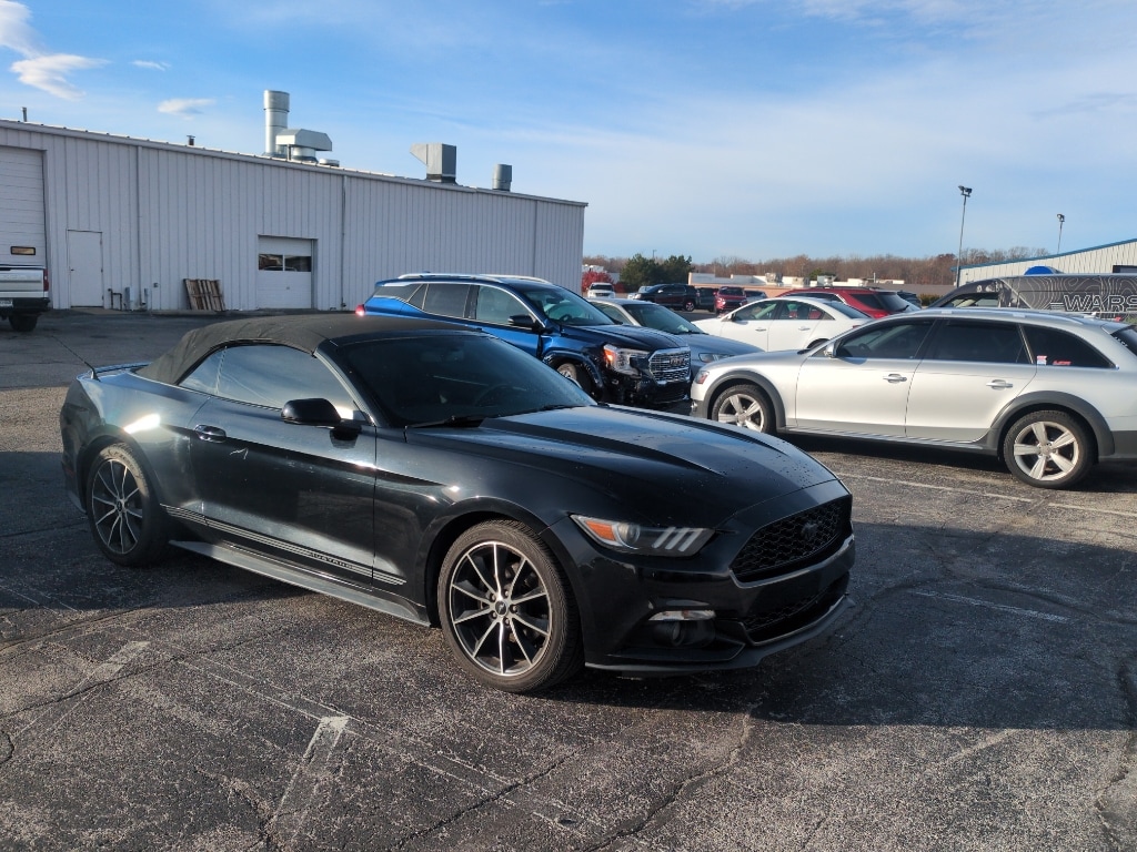 2016 Ford Mustang EcoBoost Premium's photo