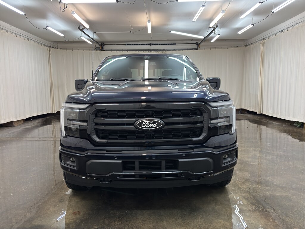 2025 Ford F-150 Lariat photo 2