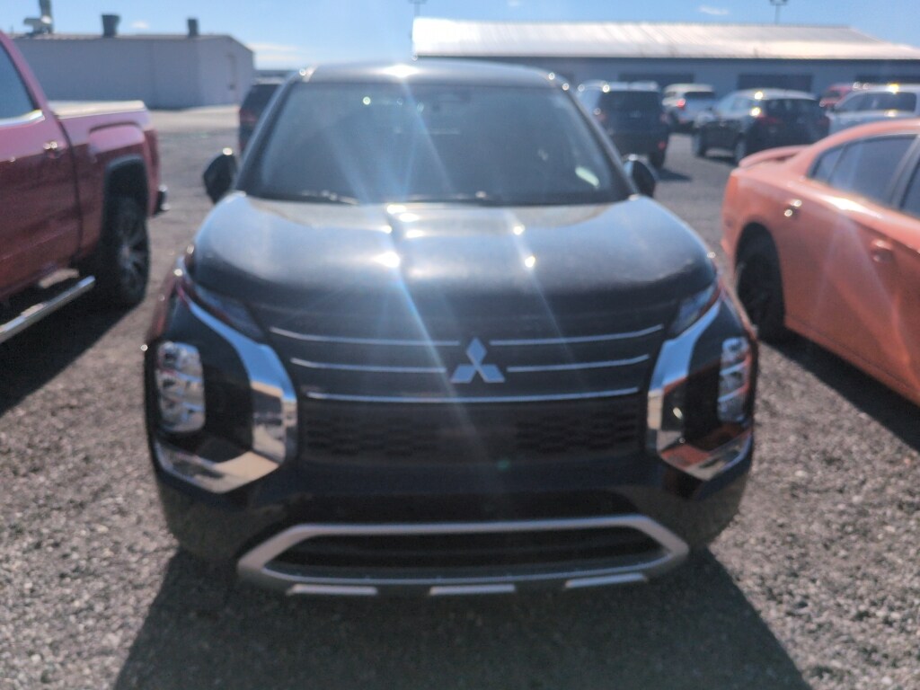 Used 2024 Mitsubishi Outlander SE