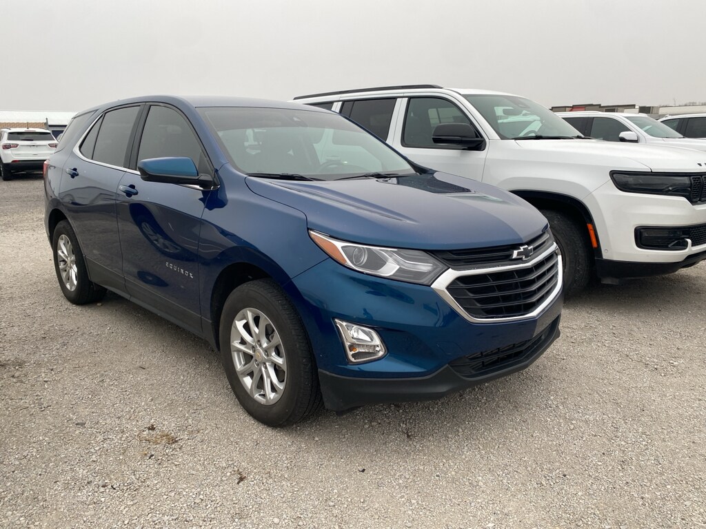 2021 Chevrolet Equinox LT photo 2