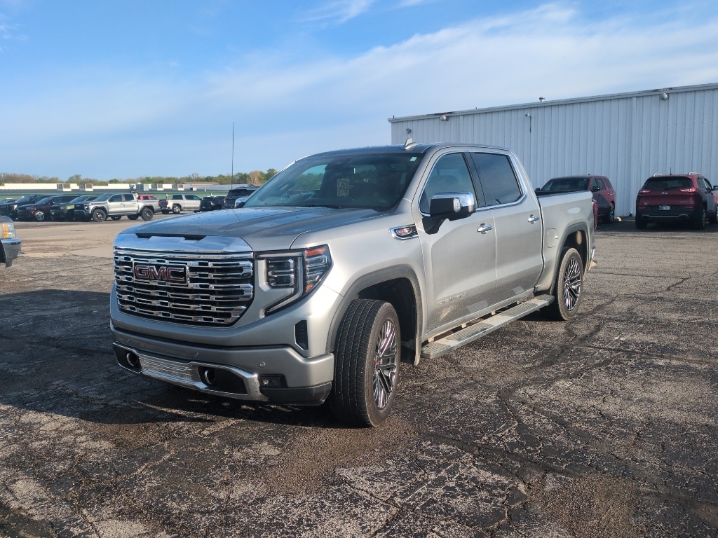 2025 GMC Sierra 4WD Crew Cab Short Box Denali's photo