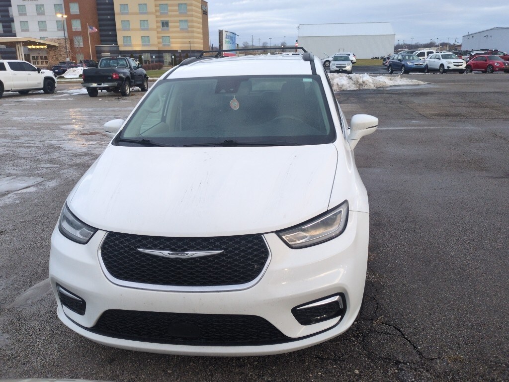 Used 2022 Chrysler Pacifica Touring L