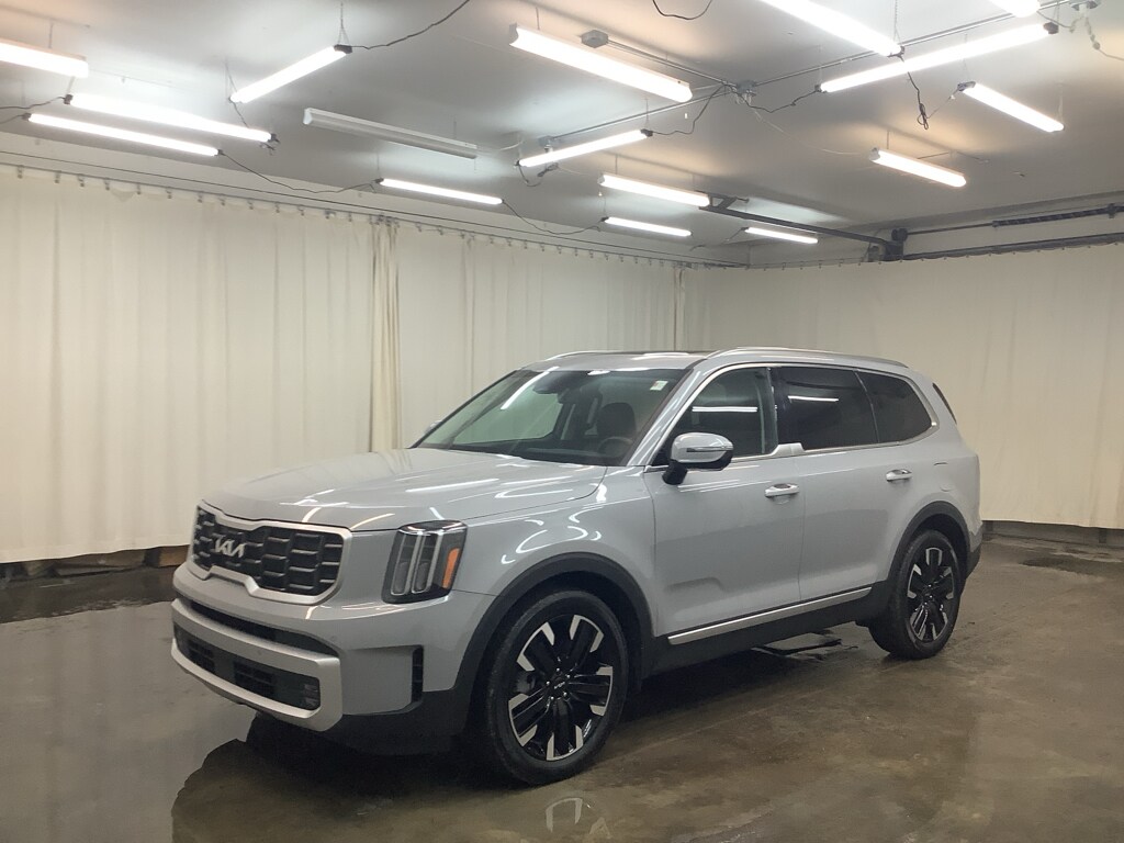 Used 2025 Kia Telluride SX