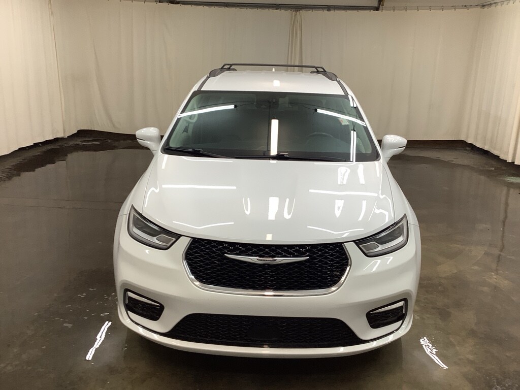 Used 2022 Chrysler Pacifica Touring L