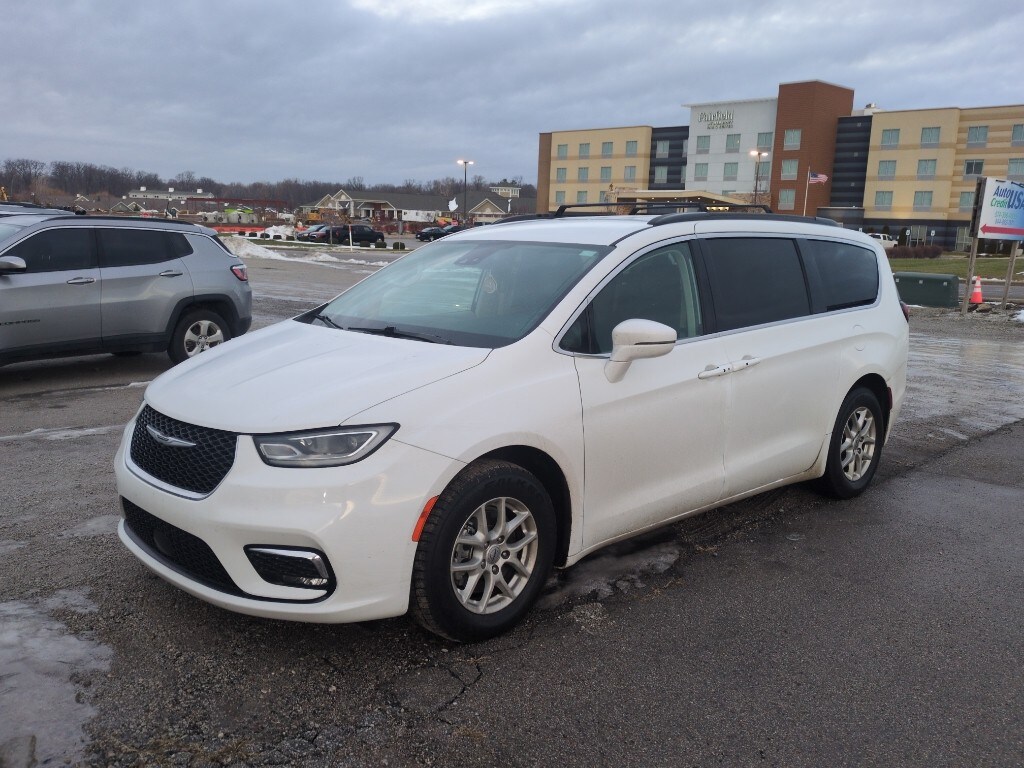 Used 2022 Chrysler Pacifica Touring L