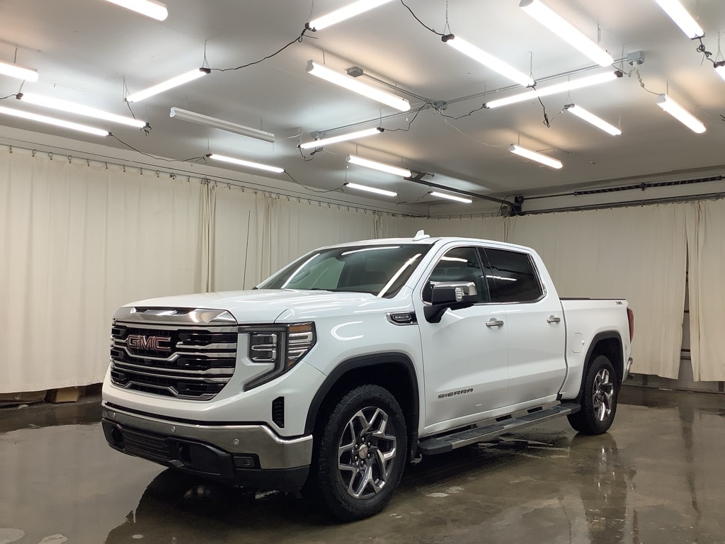 2024 GMC Sierra 1500 SLT's photo