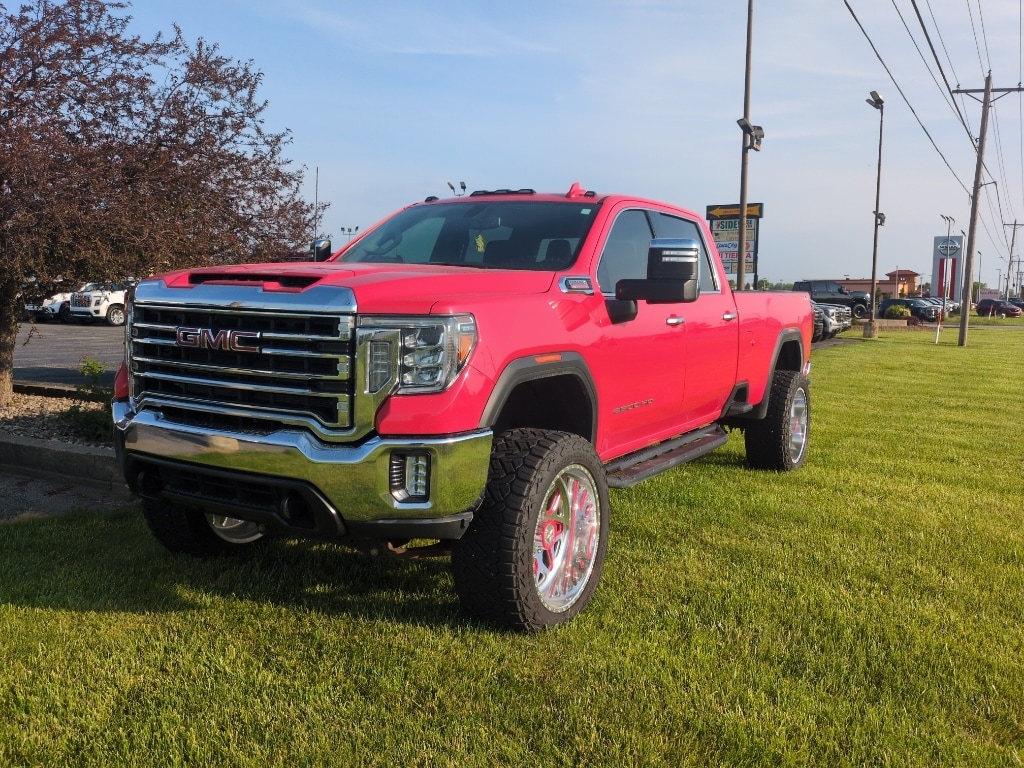 2022 GMC Sierra SLT 4WD Crew Cab Standard Box's photo