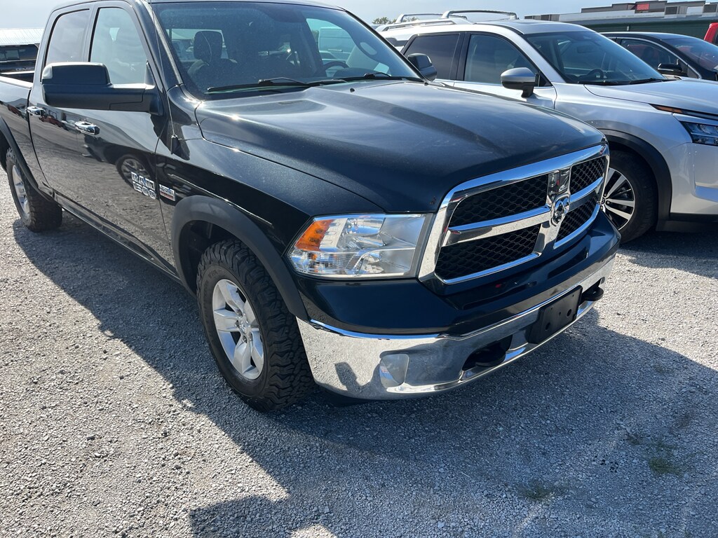 2018 Ram 1500 SLT photo 2