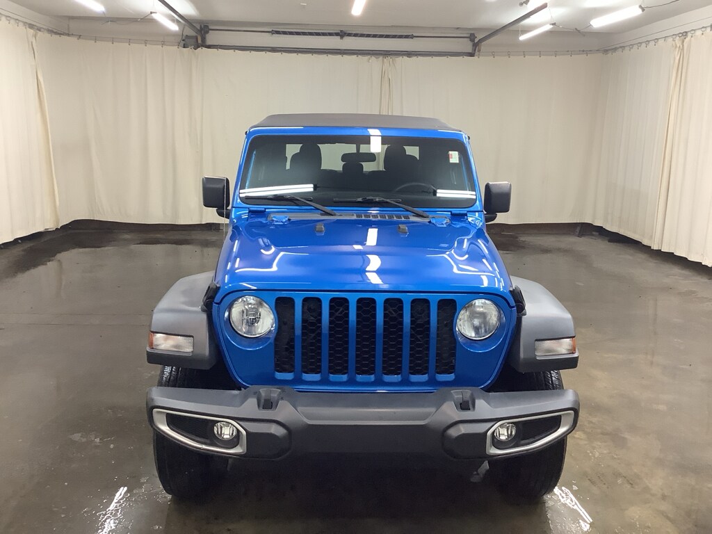 2023 Jeep Gladiator Sport photo 2
