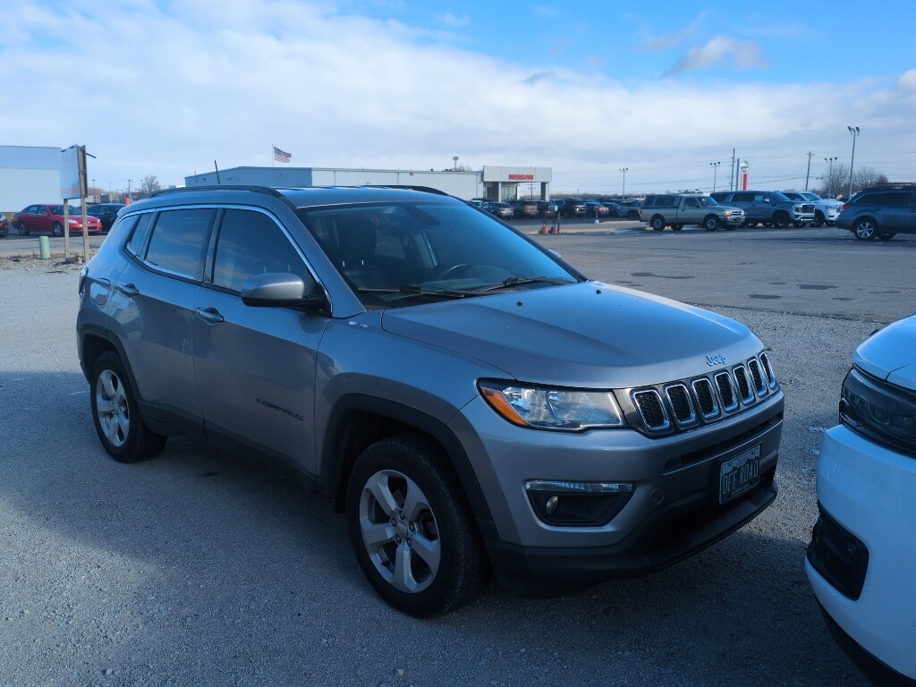 2018 Jeep Compass Latitude photo 2