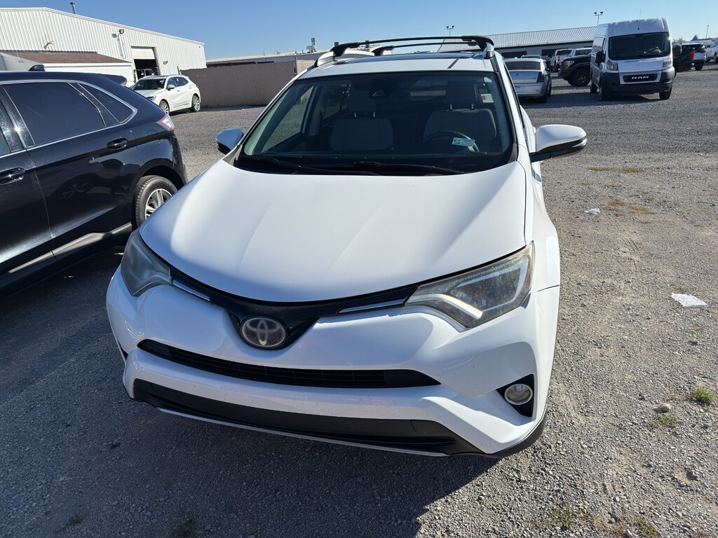 2017 Toyota RAV4 XLE photo 2