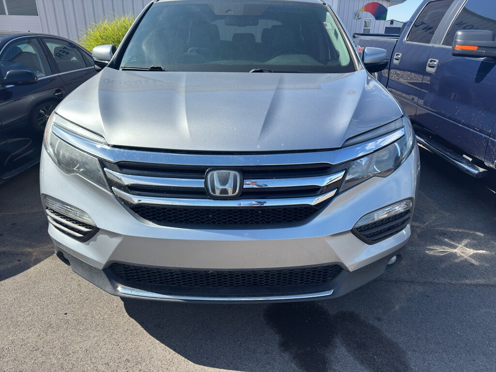 2016 Honda Pilot Touring photo 2