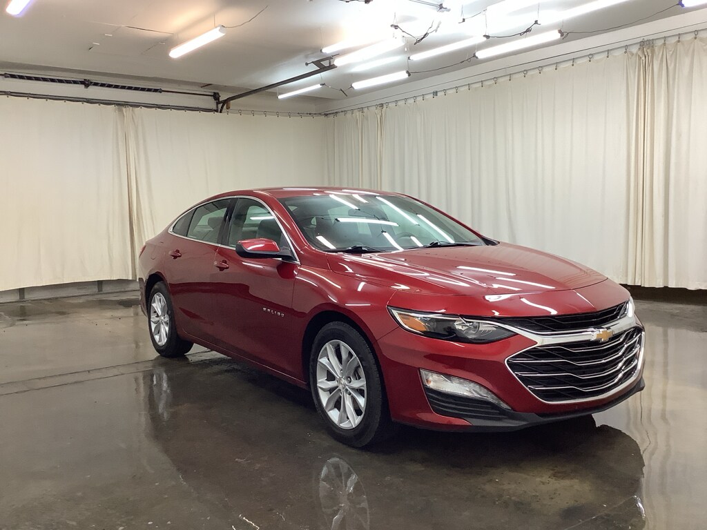 2025 Chevrolet Malibu 1LT photo 3