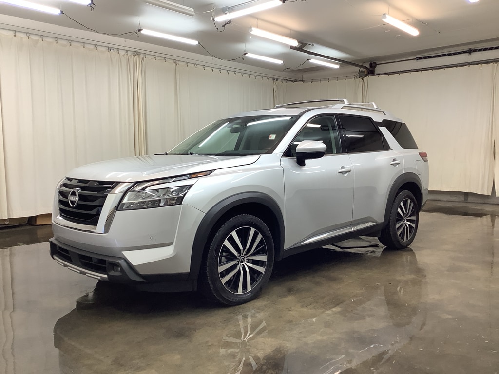 Used 2023 Nissan Pathfinder Platinum