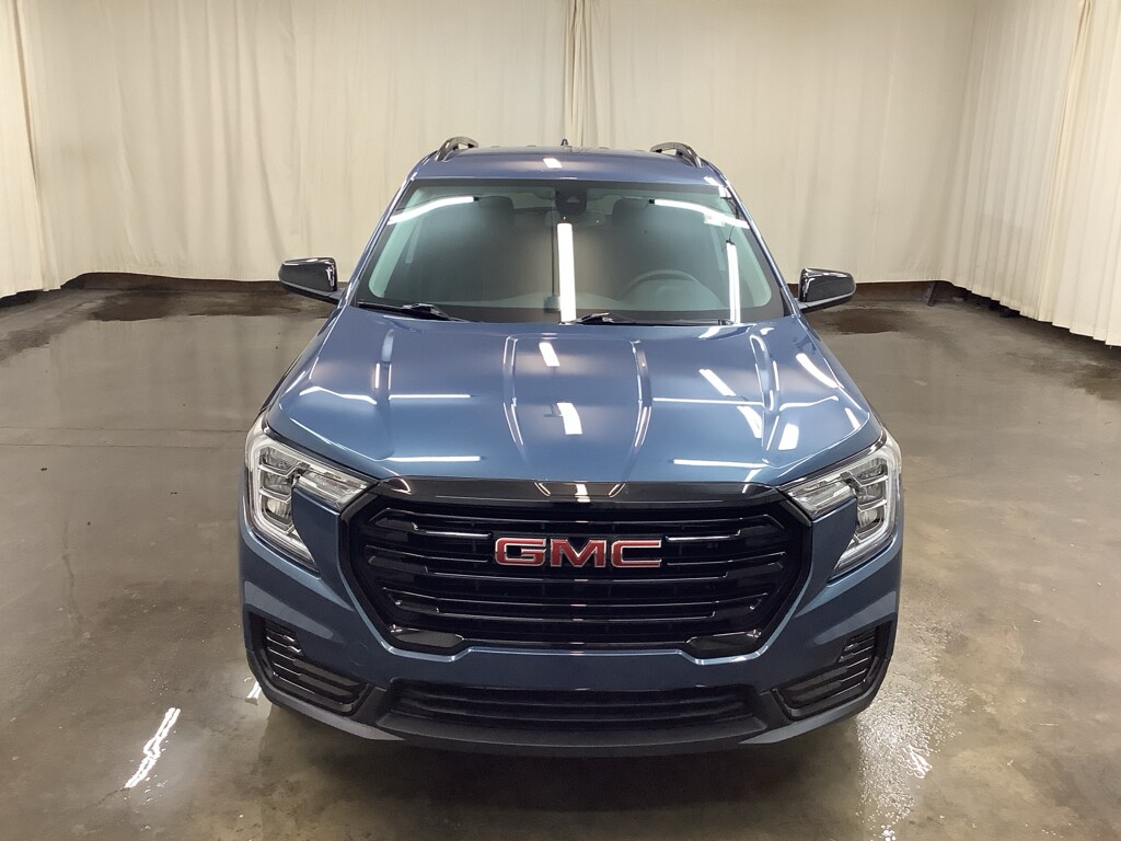 Used 2024 GMC Terrain SLE SUV