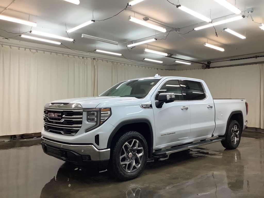 2026 GMC Sierra 1500 SLT's photo