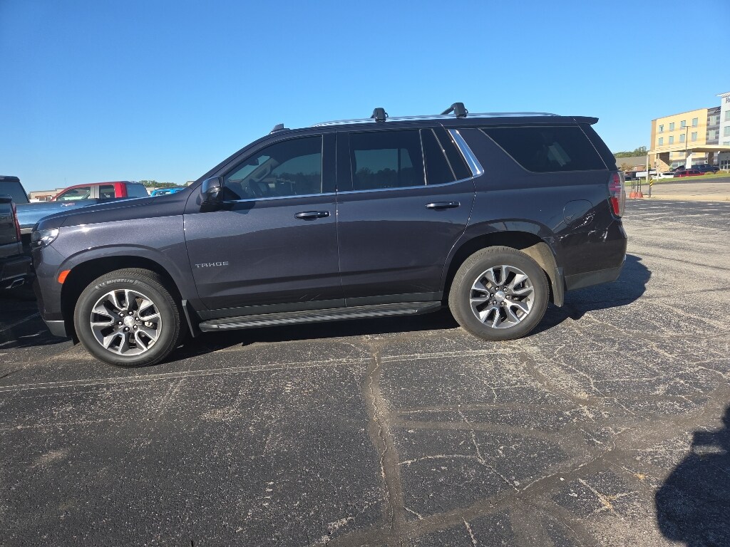 2022 Chevrolet Tahoe LT photo 2