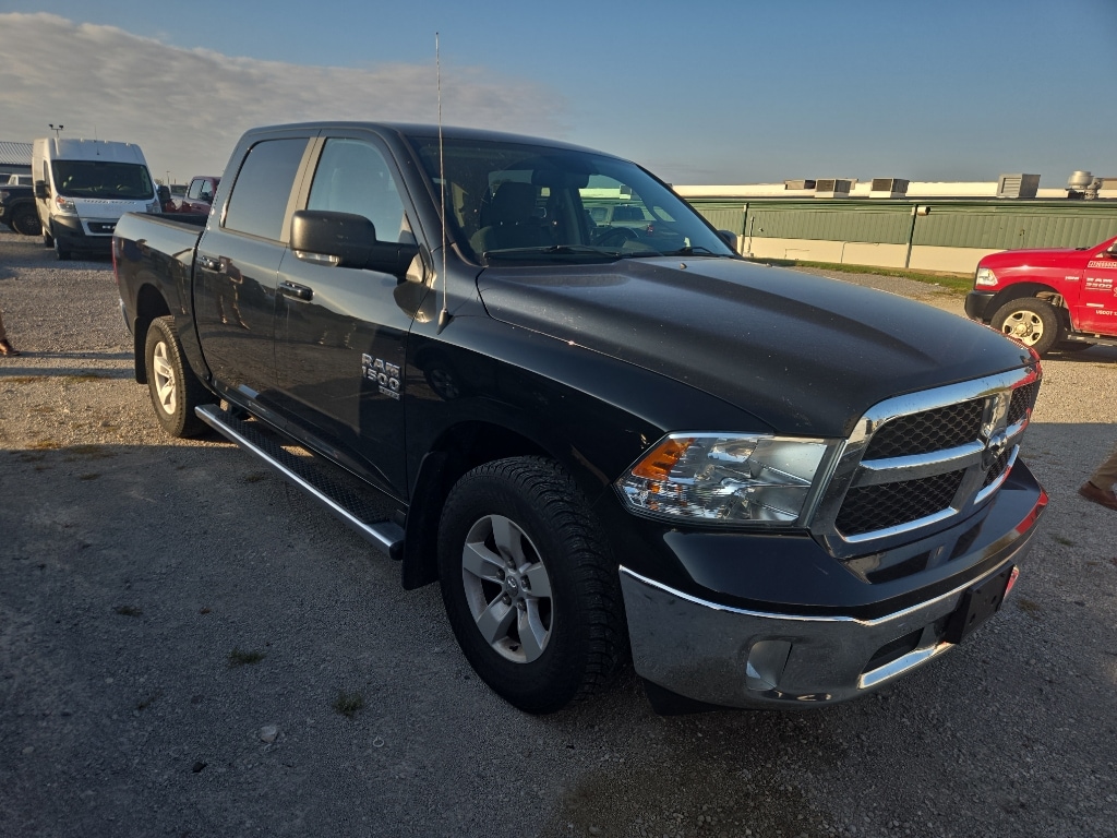 2019 Ram 1500 Classic SLT photo 3