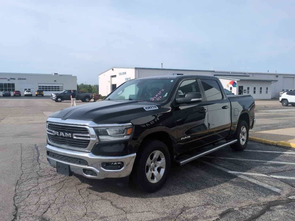 2021 RAM 1500 Big Horn/Lone Star 4x4 Crew Cab 5'7's photo
