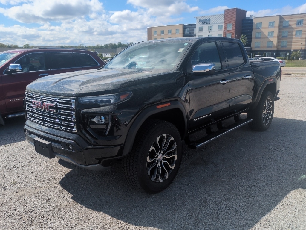 2024 GMC Canyon Denali 4WD Crew Cab Short Box's photo