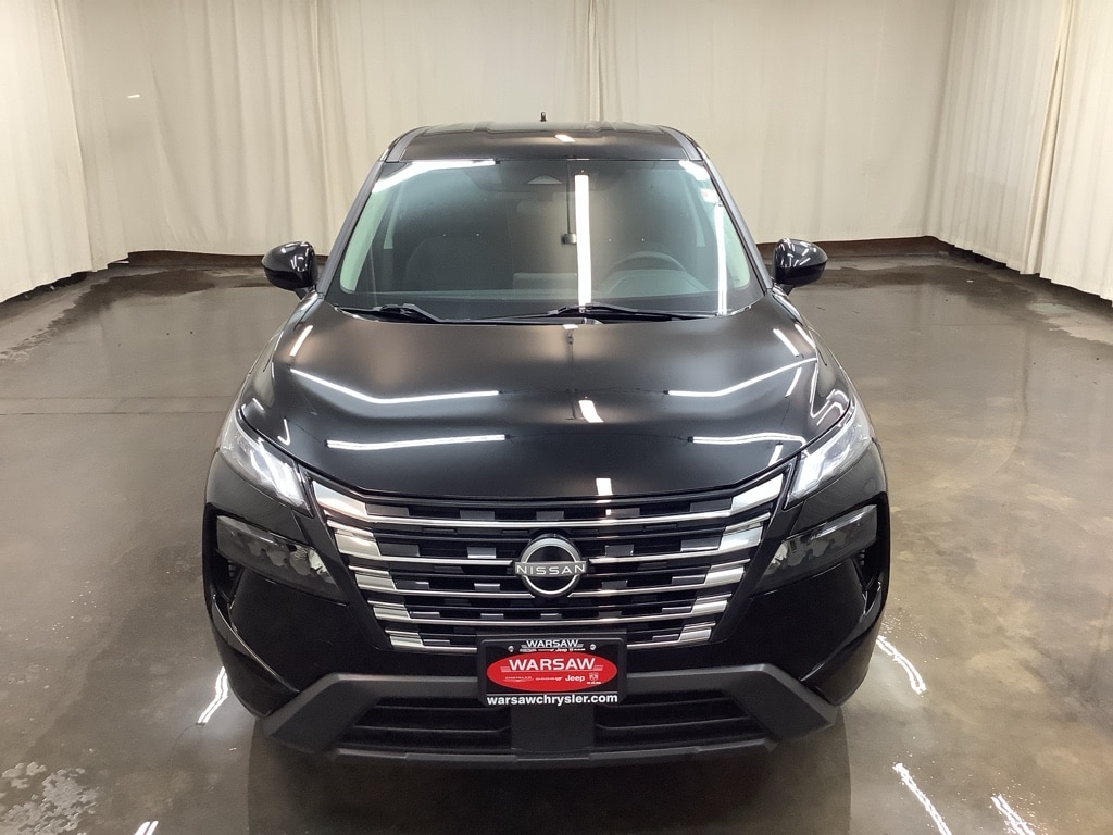 Used 2024 Nissan Rogue SV