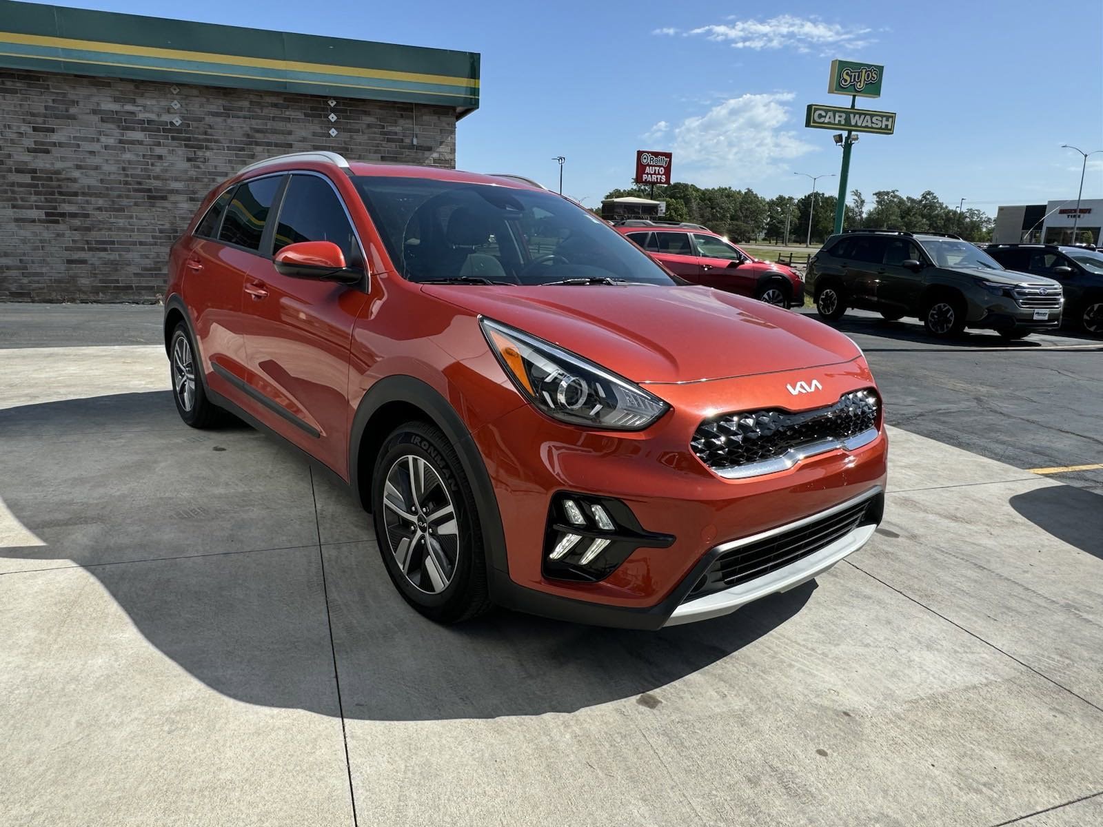 Used 2022 Kia Niro LXS SE with VIN KNDCB3LC0N5540554 for sale in Salina, KS